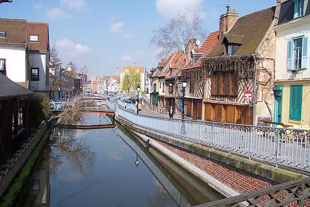 cropped-640px-Amiens_quartier_saint_leu_canaux_200503.jpg