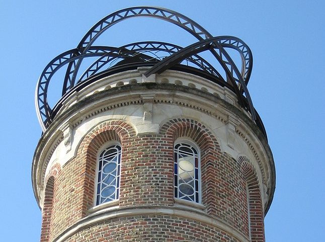 cropped-768px-Tour_et_belvédère_de_la_maison_de_Jules_Verne_2-3.jpg